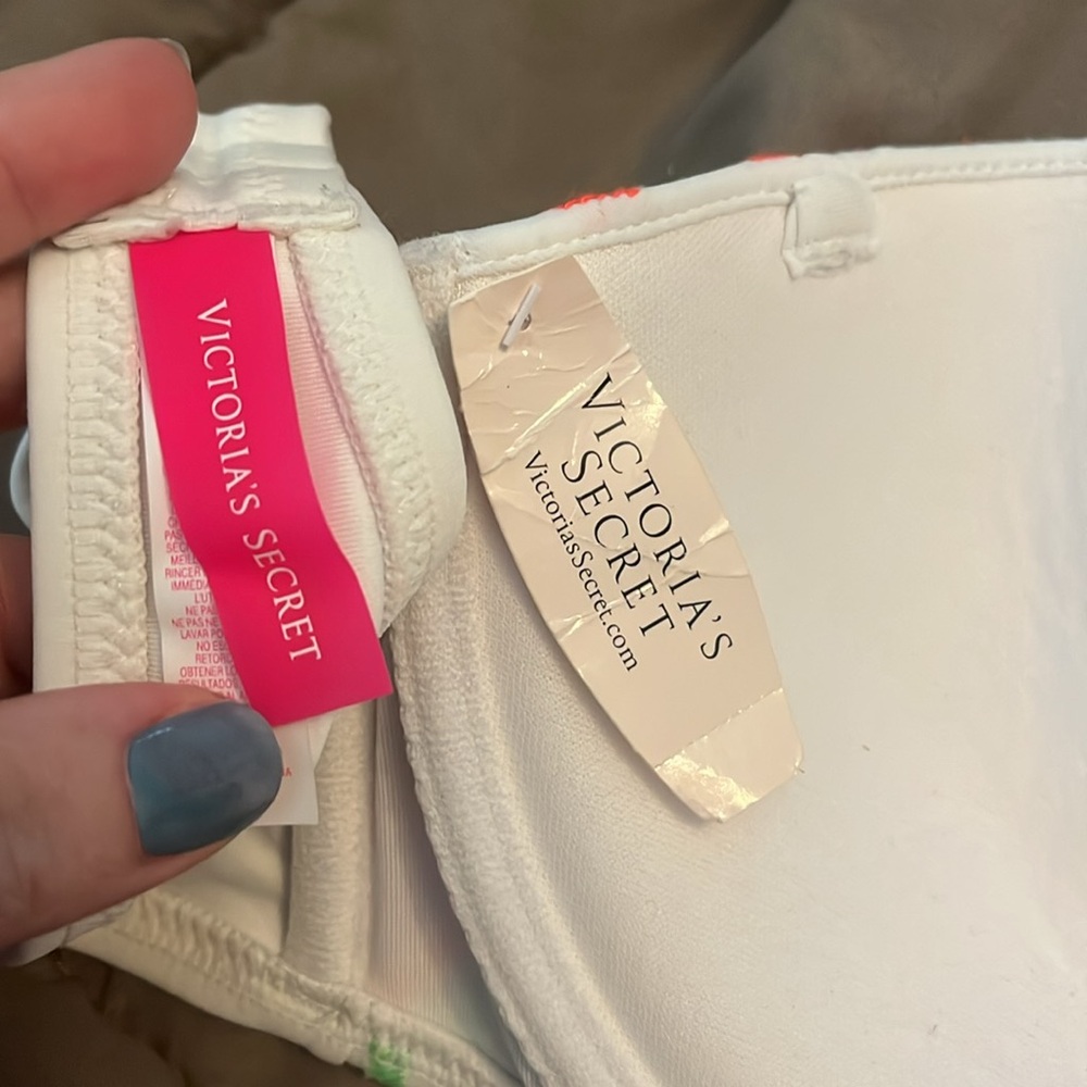 NWT Victoria’s Secret bikini - Picture 2 of 8